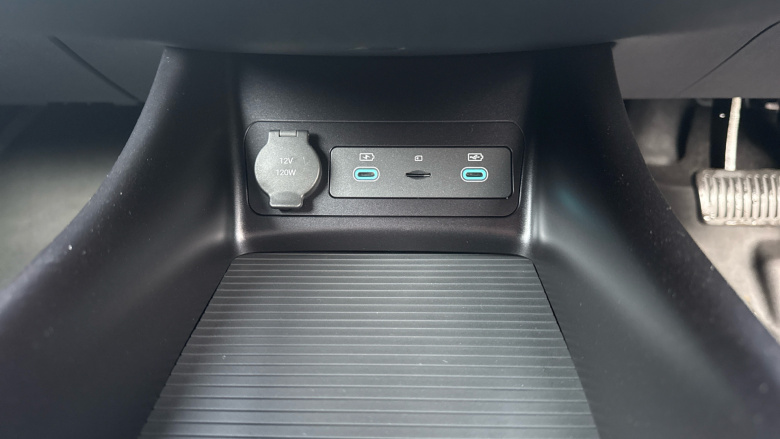 BYD Dolphin 150kW Design 60.4kWh 5dr Auto Electric Hatchback